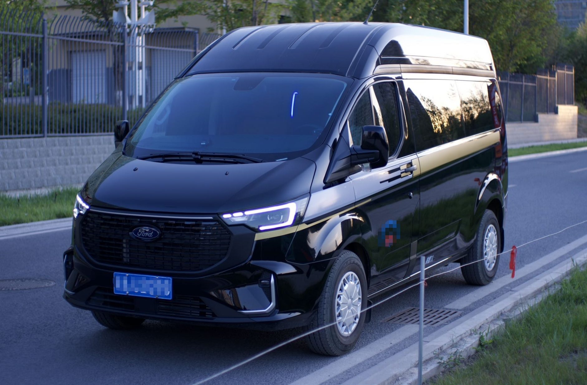 新疆旅遊定製用車帶司機一天多少錢?探路者費用攻略與帶司機報價全解析 配圖5